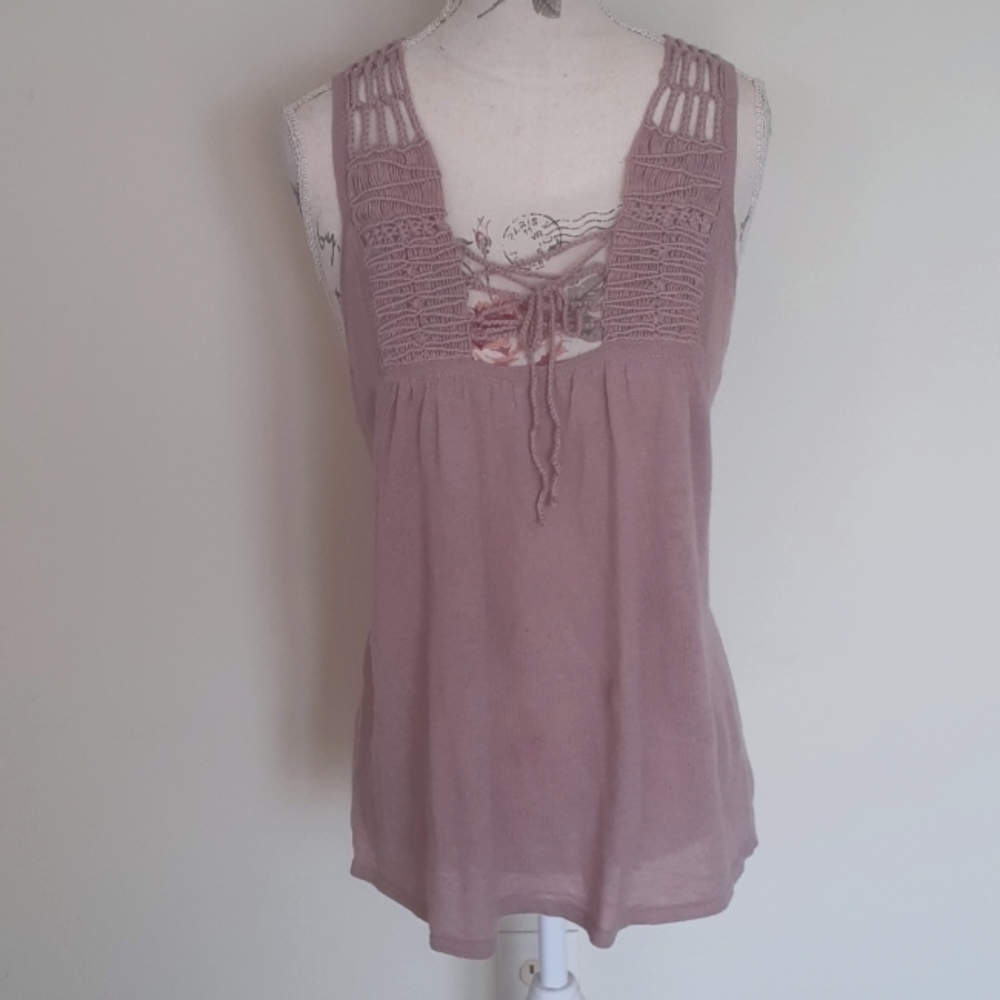 ^ Moda International dusty rose flowy tank w crochet detail